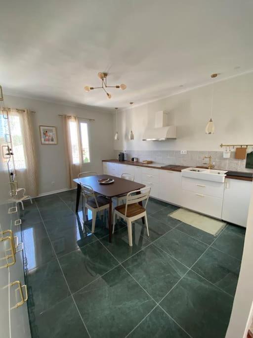 Merveilleuse Maison De Village Maillane 外观 照片